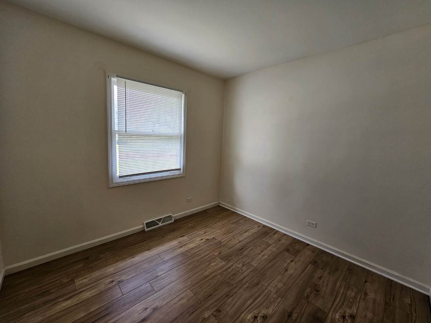 1037 Dunbar Road