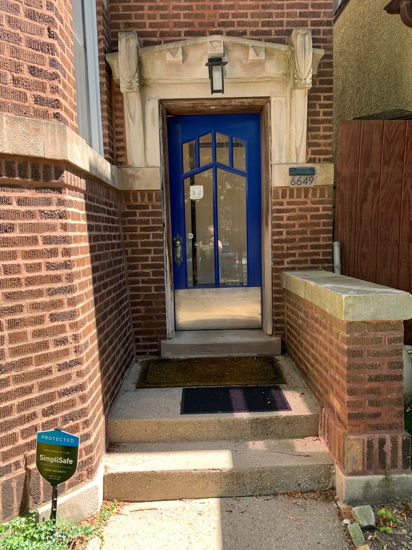 6649 N Ashland Avenue Unit: 2