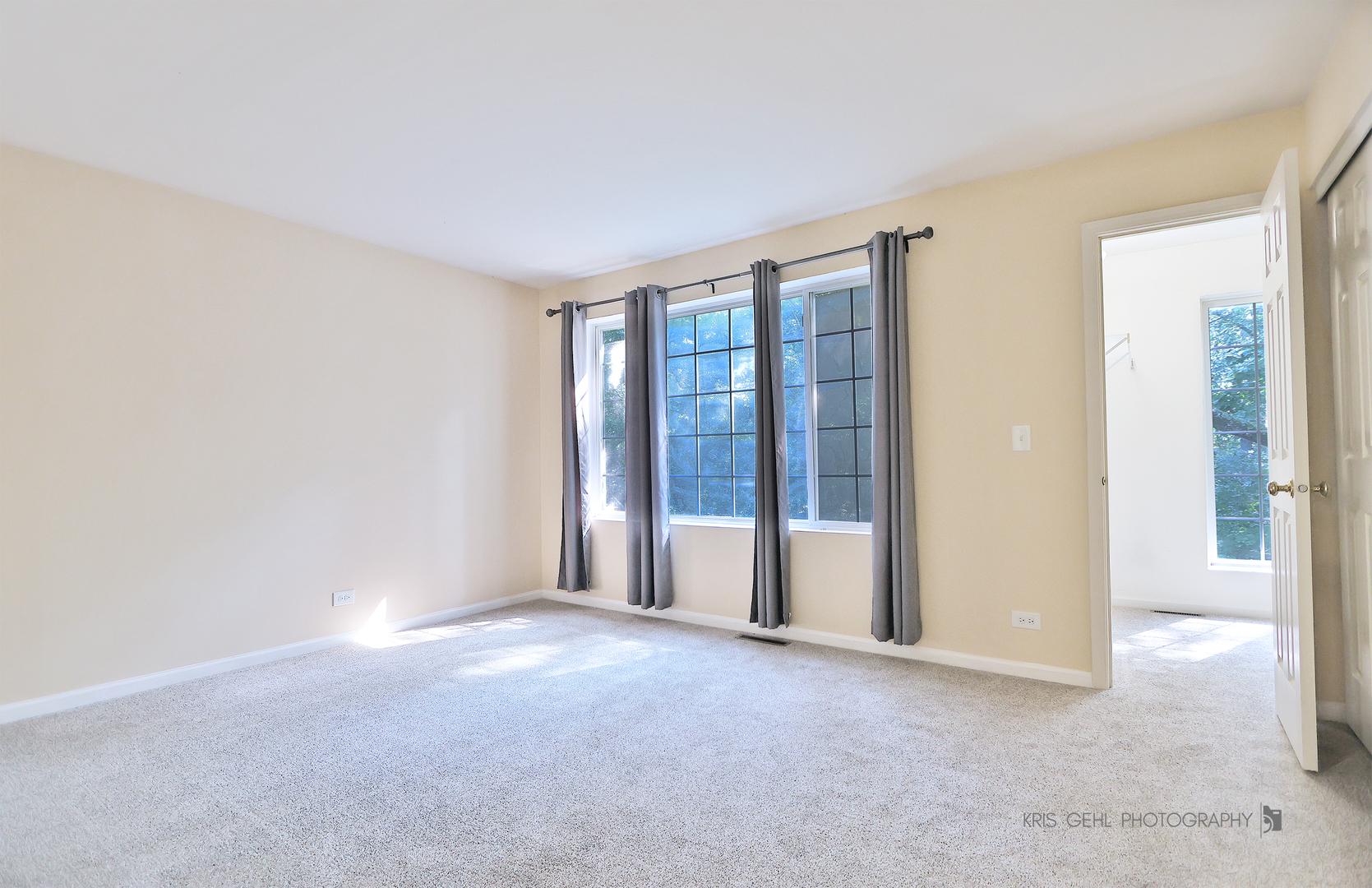 321 W Whispering Oaks Lane