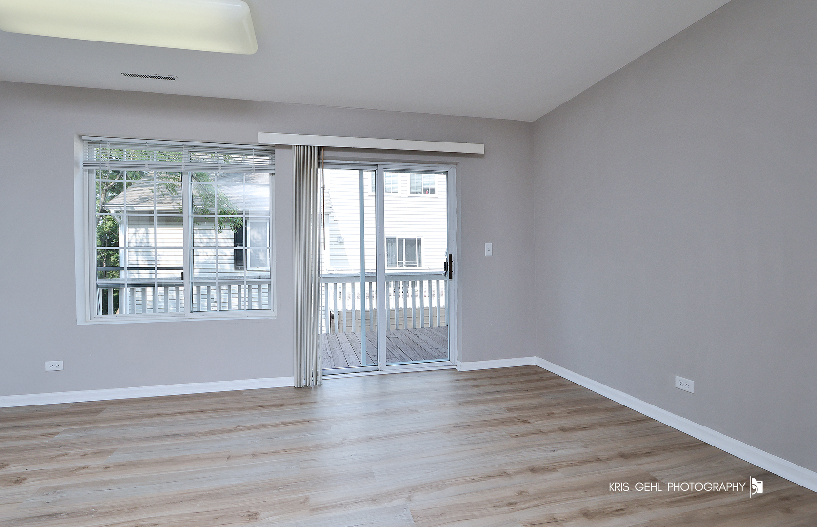 321 W Whispering Oaks Lane