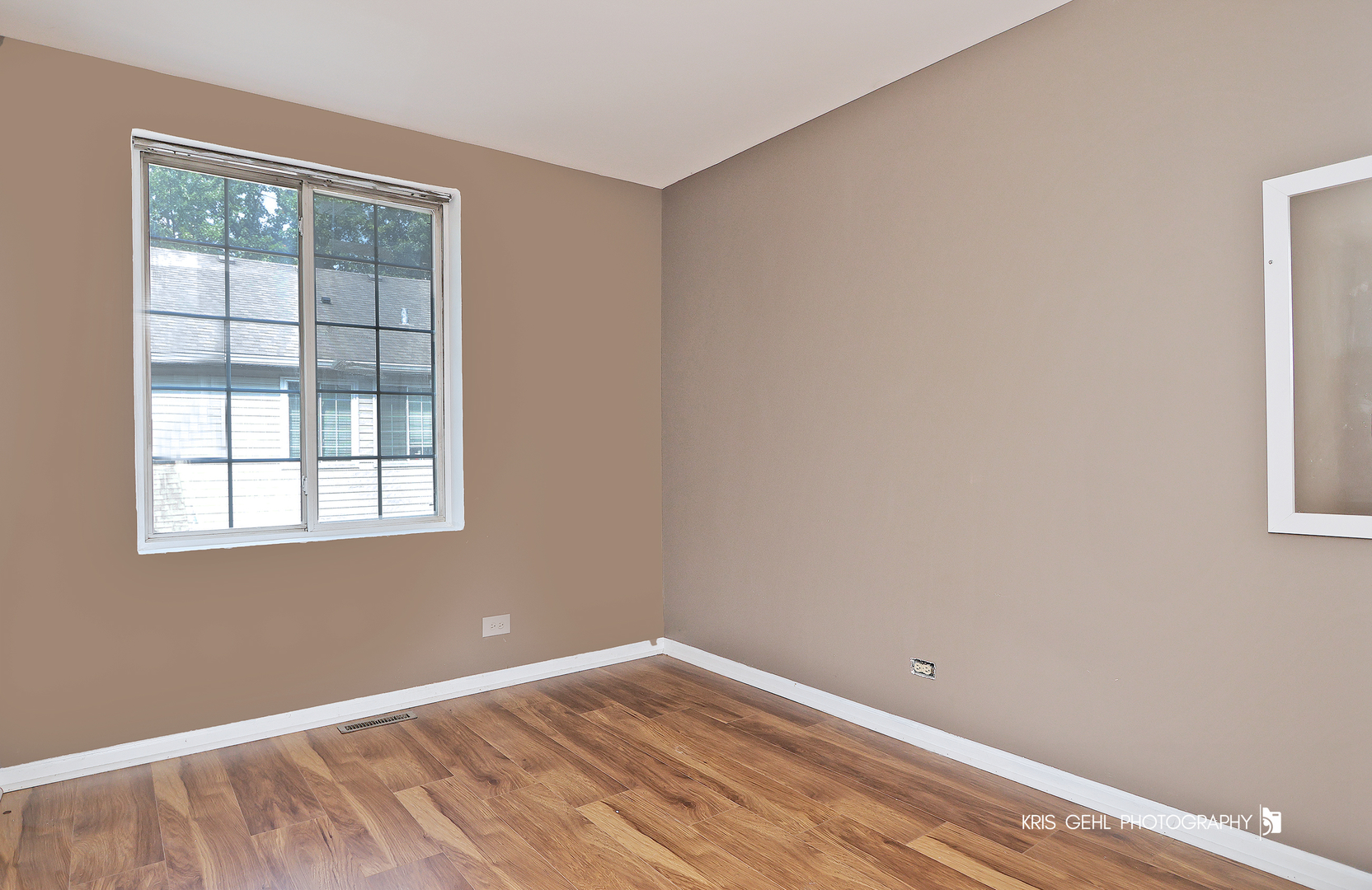 321 W Whispering Oaks Lane