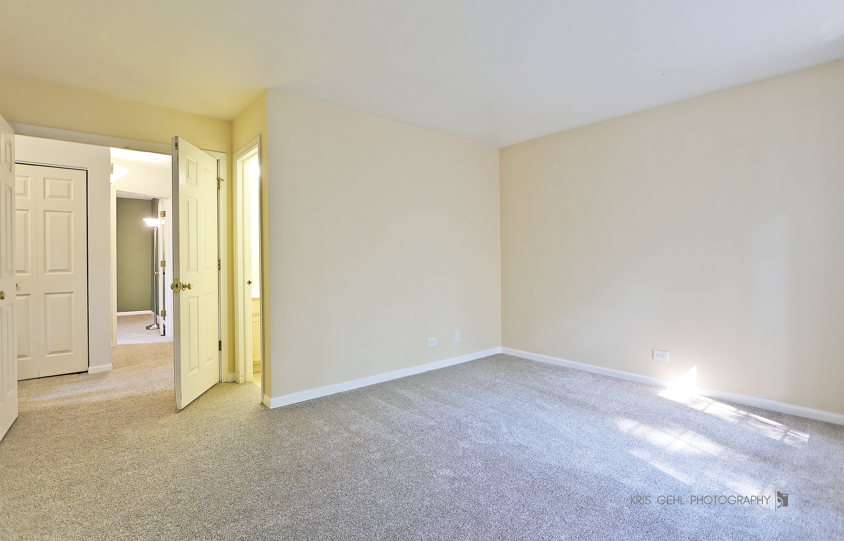 321 W Whispering Oaks Lane