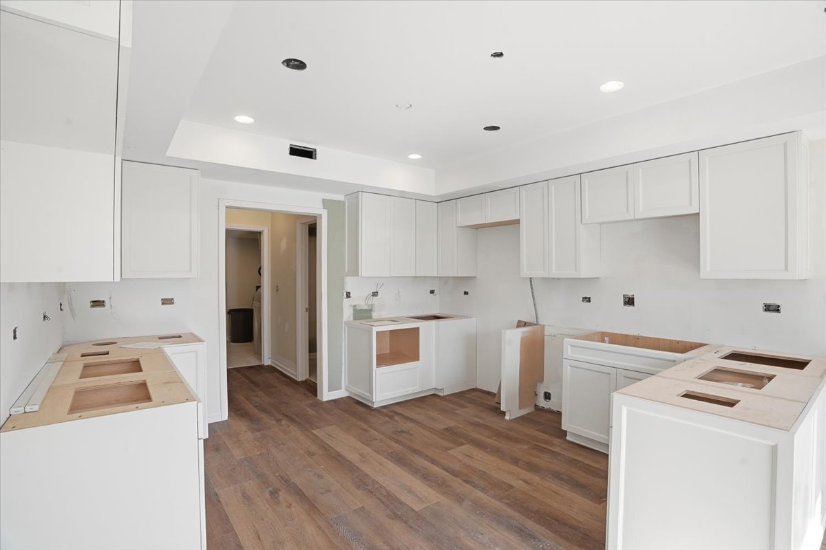 1204 Chatham Court Unit: 1204
