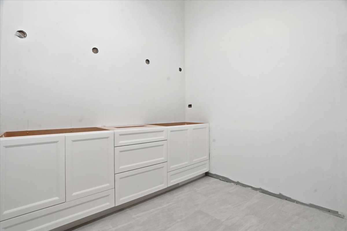1204 Chatham Court Unit: 1204