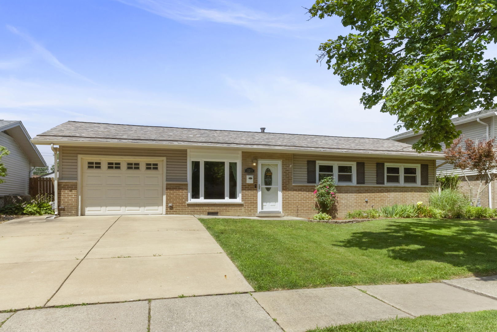 15200 Oxford Drive