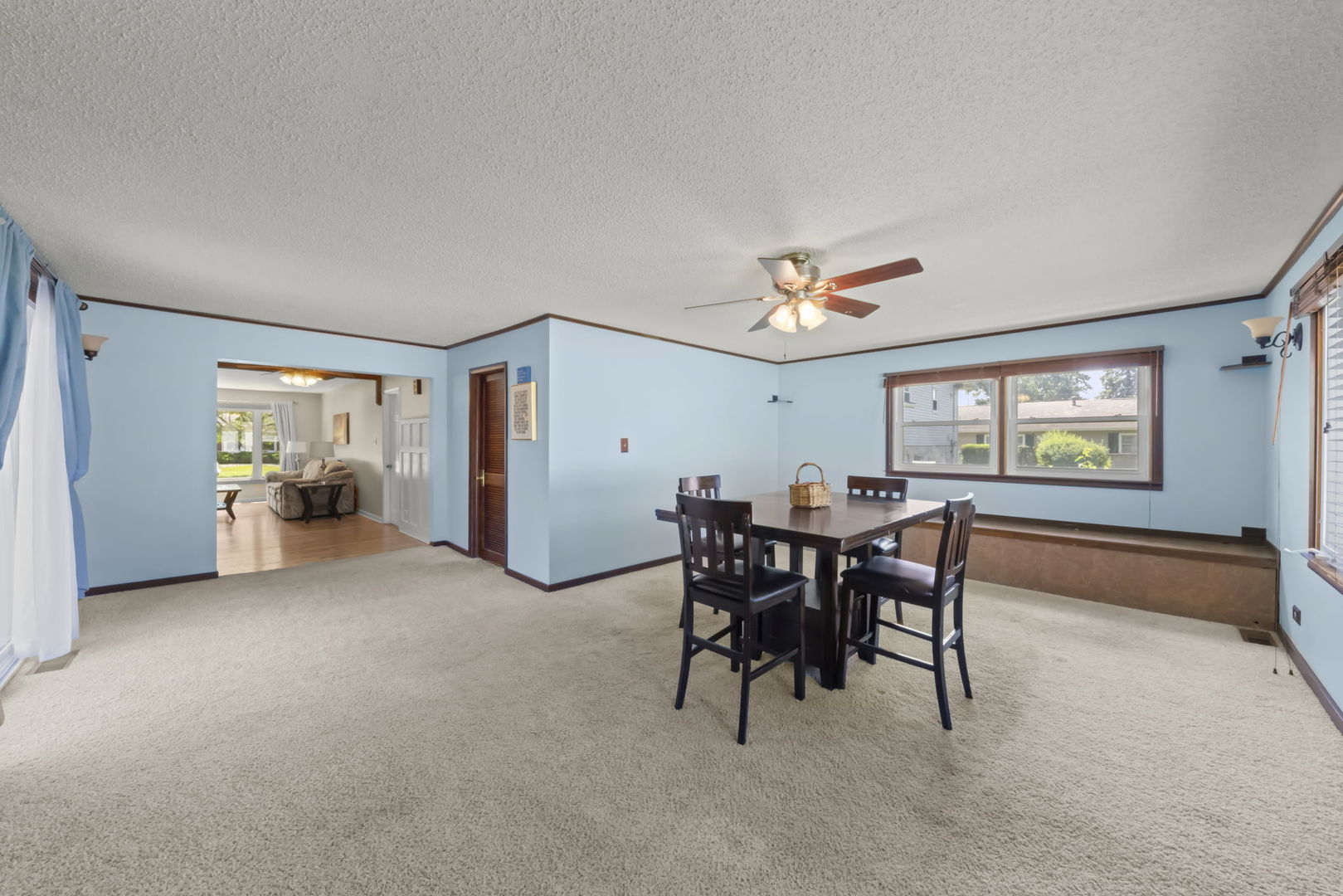 15200 Oxford Drive