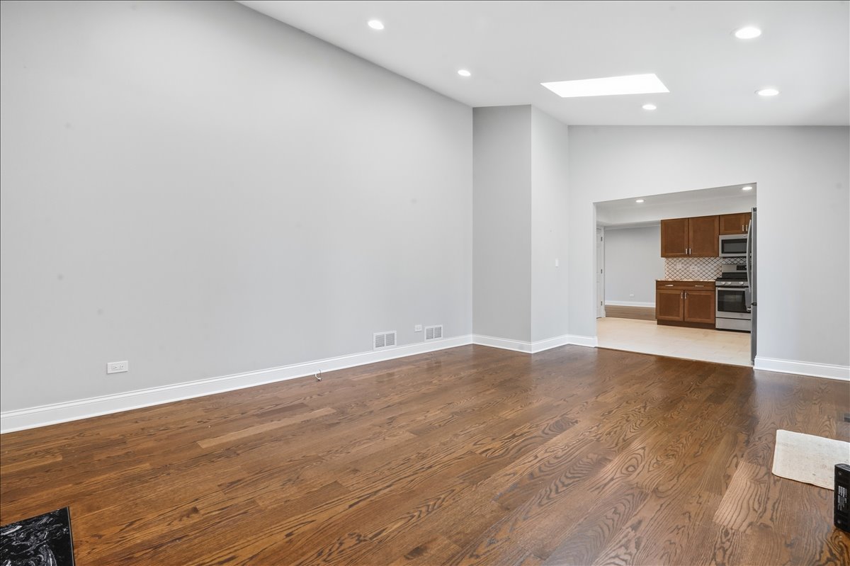 1284 Regent Drive