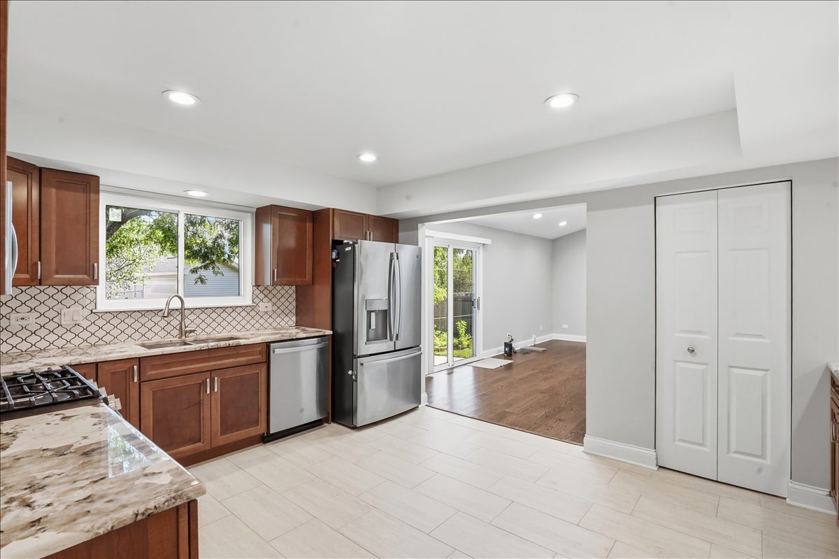1284 Regent Drive