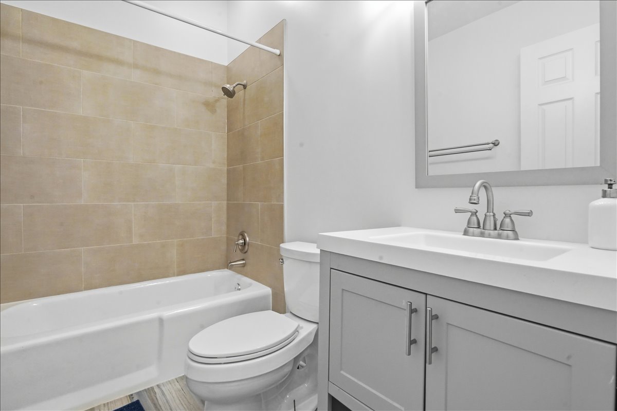 1284 Regent Drive