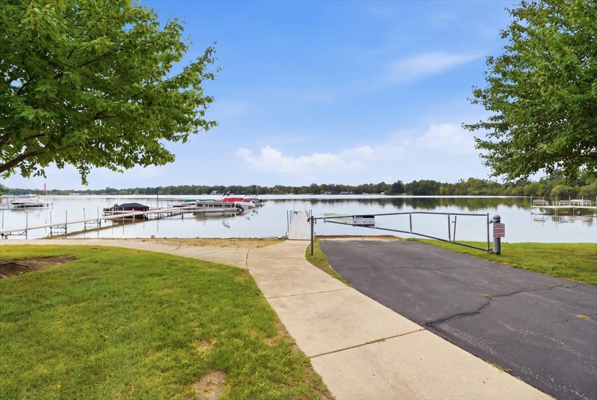 674 Shoreline Drive