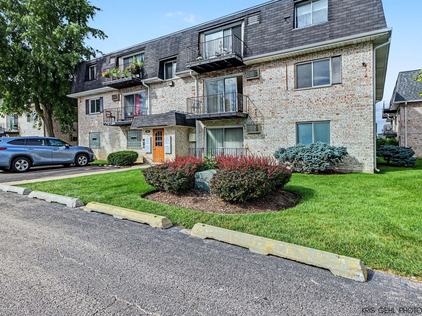 1319 N Baldwin Court Unit: 2B