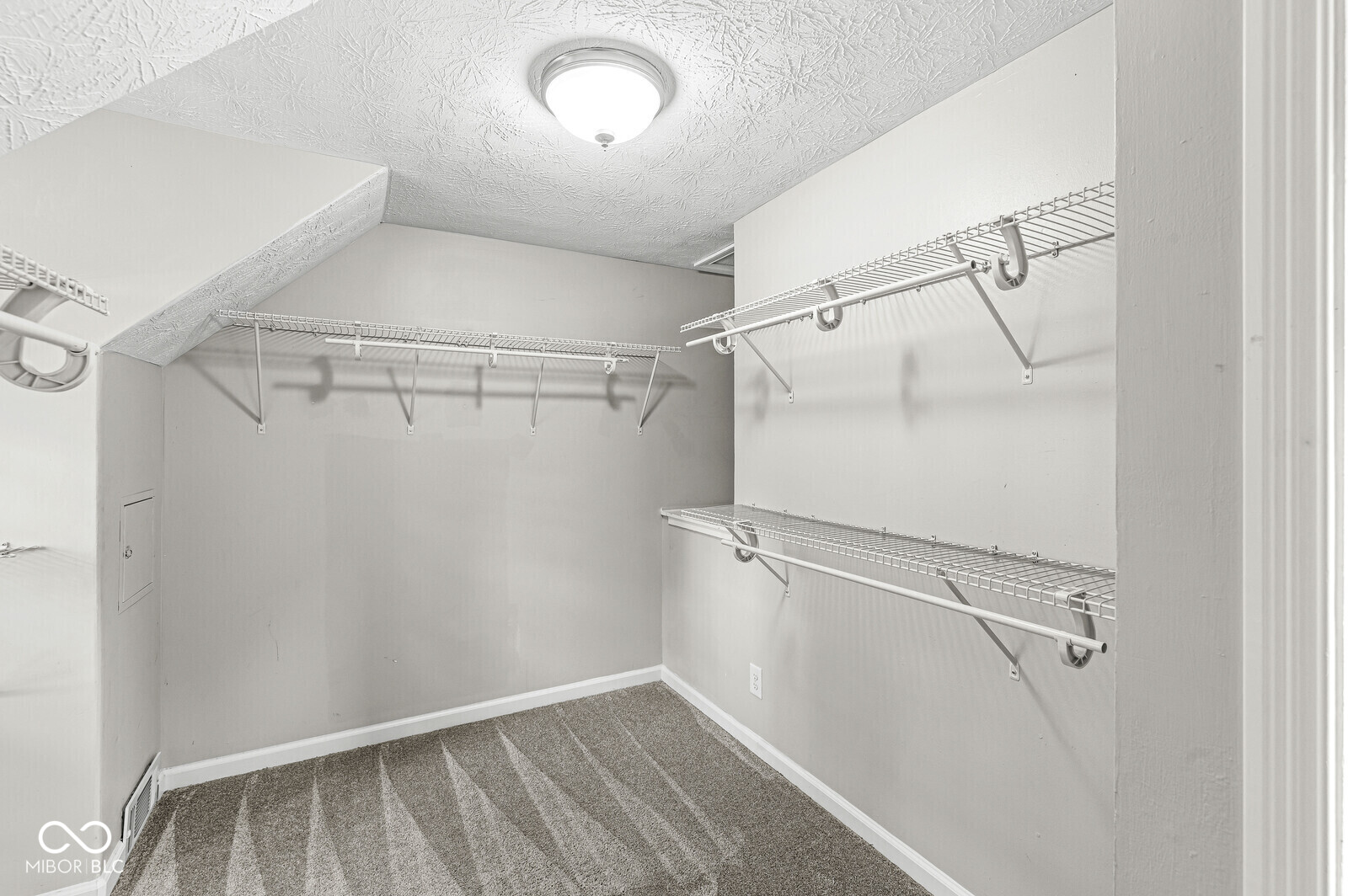 5301 Boulevard Place