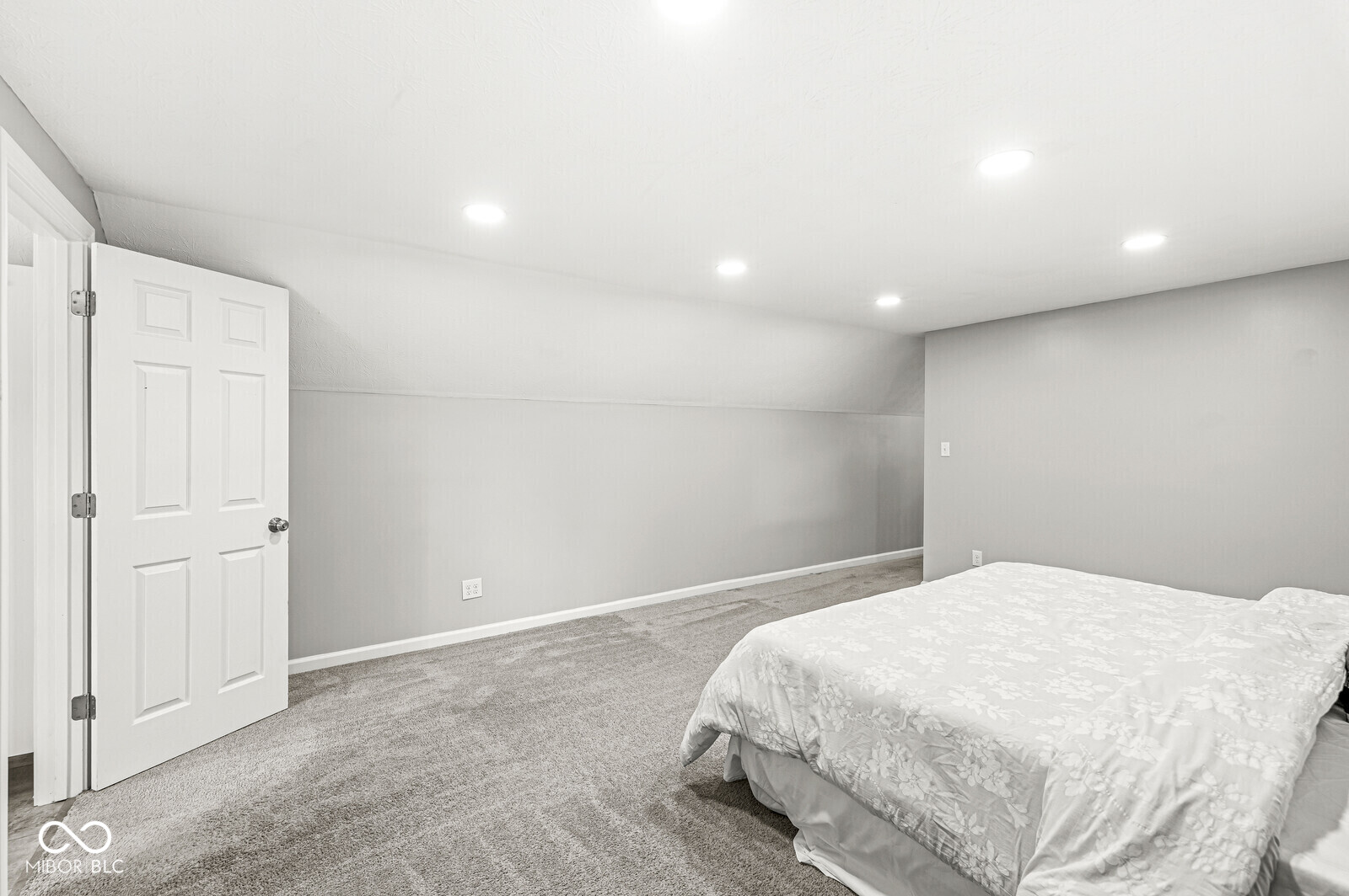 5301 Boulevard Place