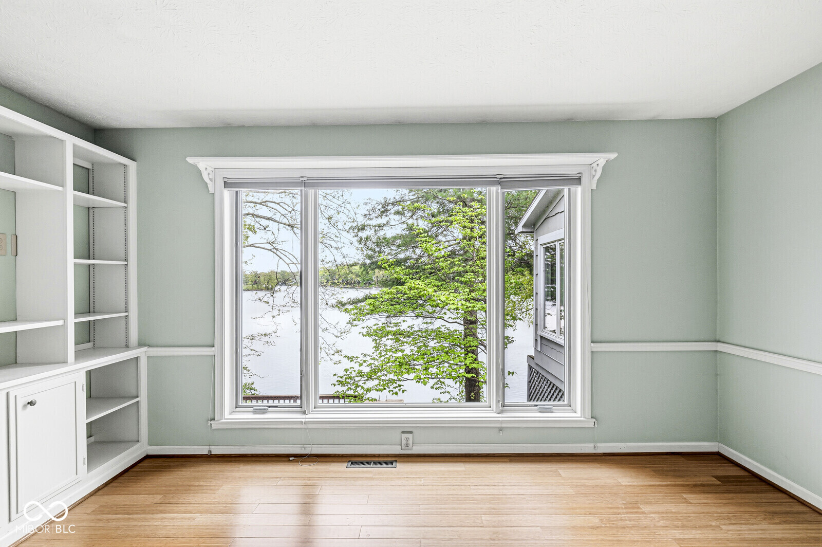 3307 Bay Road North Drive
