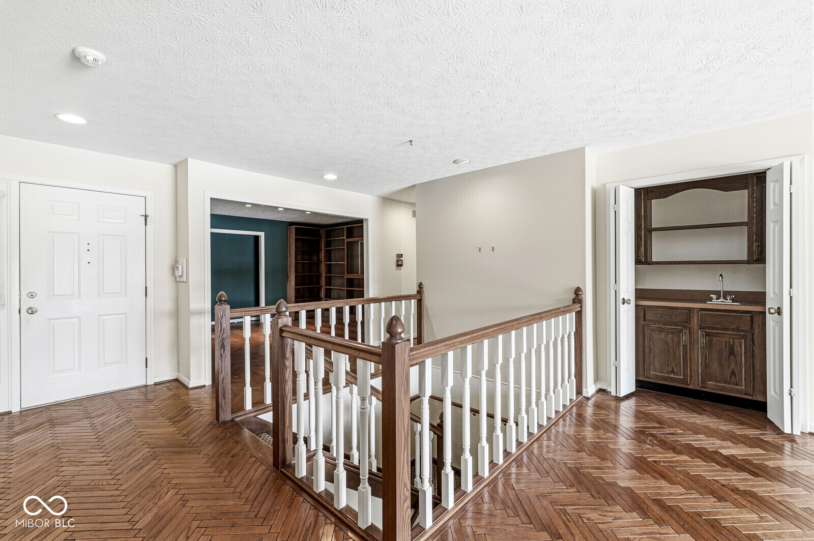 3307 Bay Road North Drive
