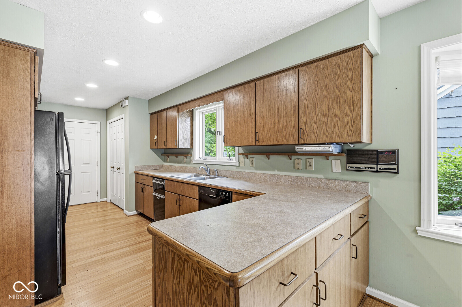 3307 Bay Road North Drive