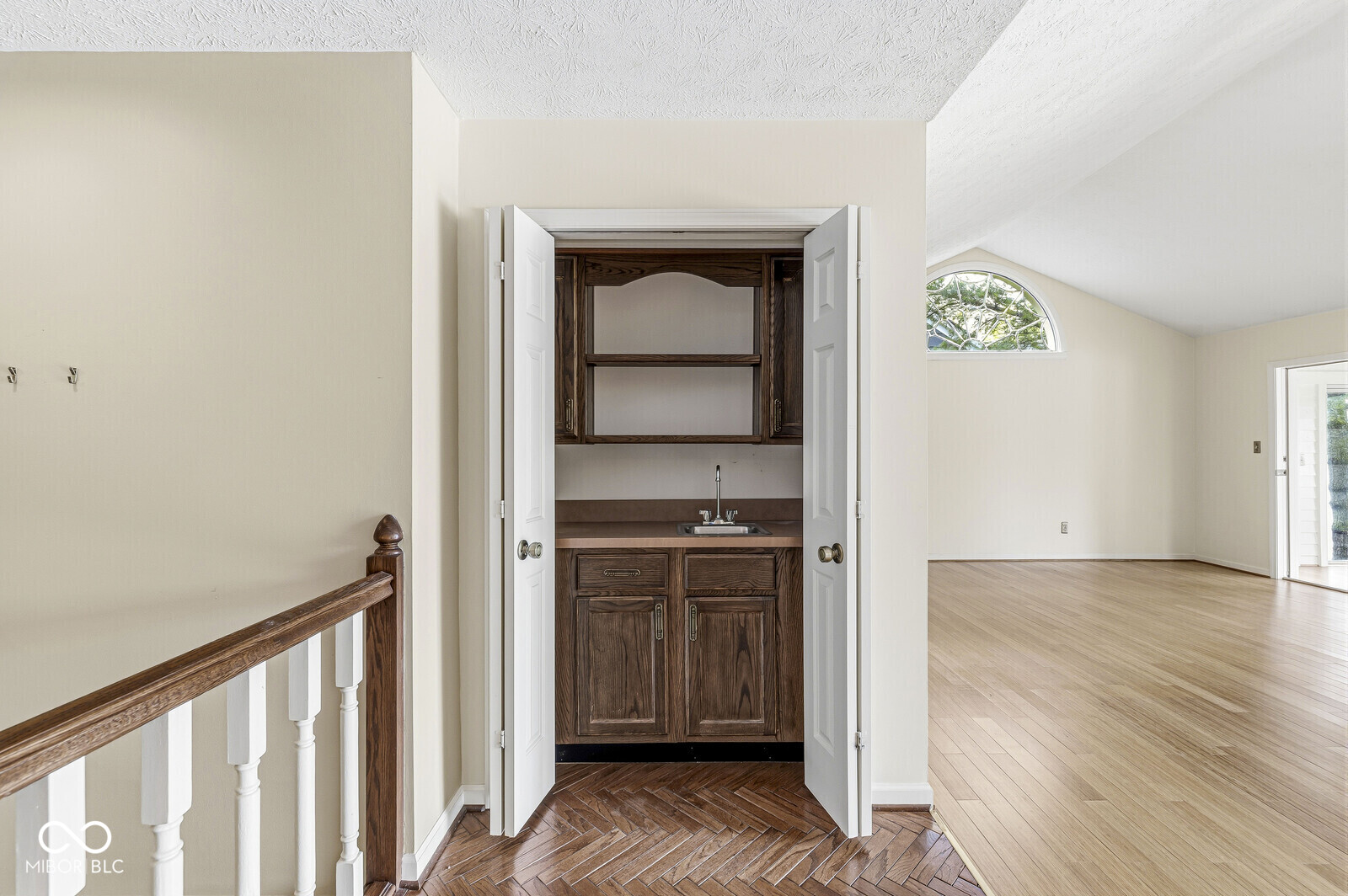 3307 Bay Road North Drive