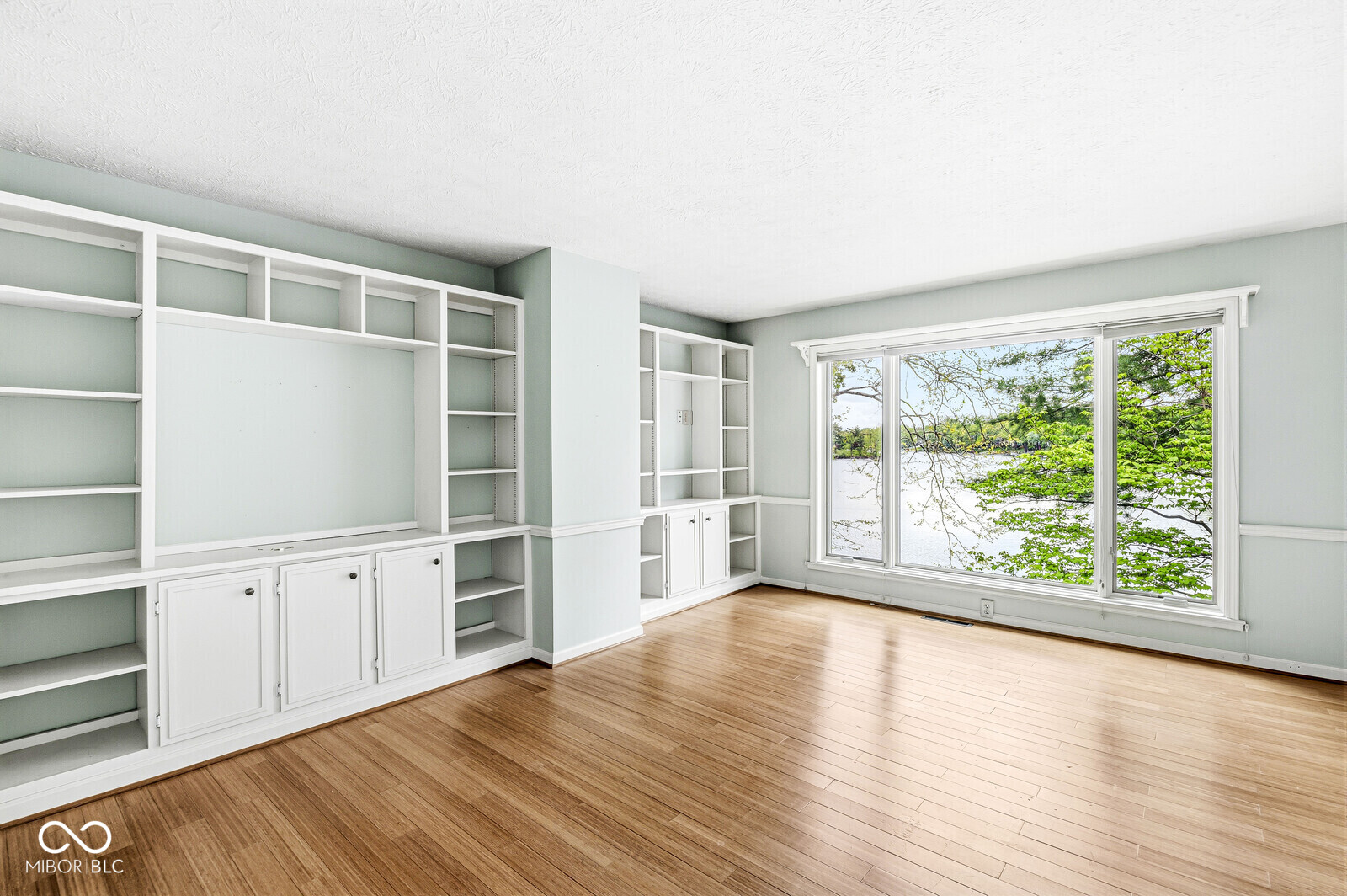 3307 Bay Road North Drive