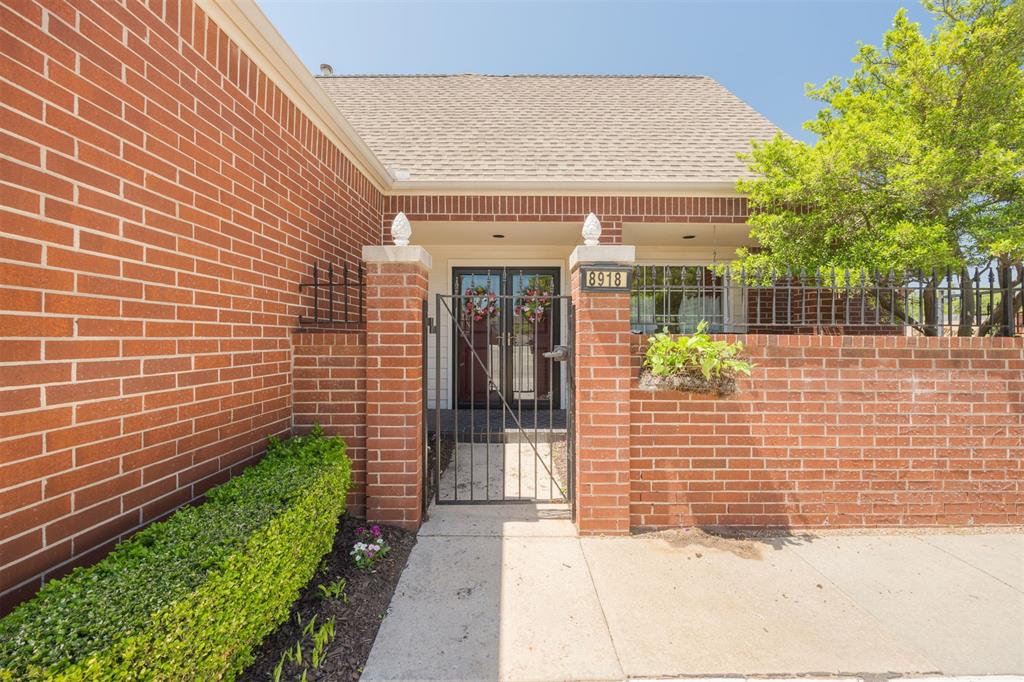 8918 N May Avenue Unit: 0