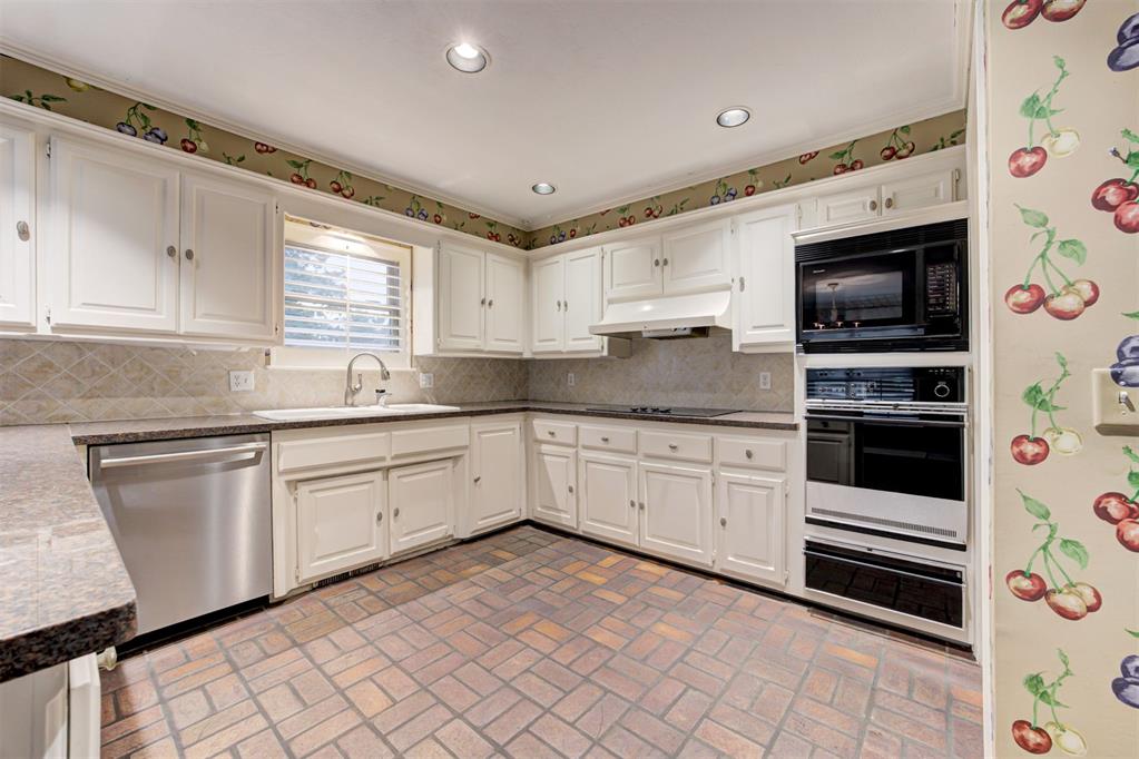 1433 Glenbrook Drive