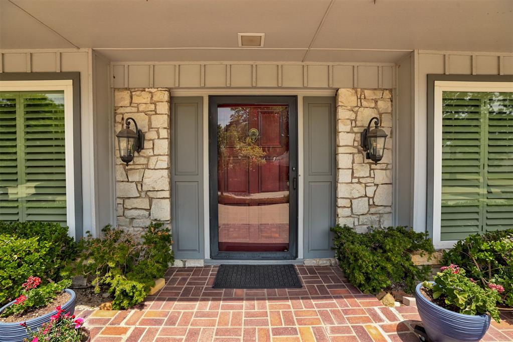 1433 Glenbrook Drive