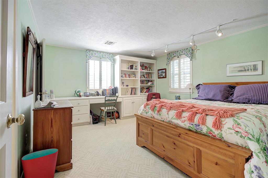 1433 Glenbrook Drive