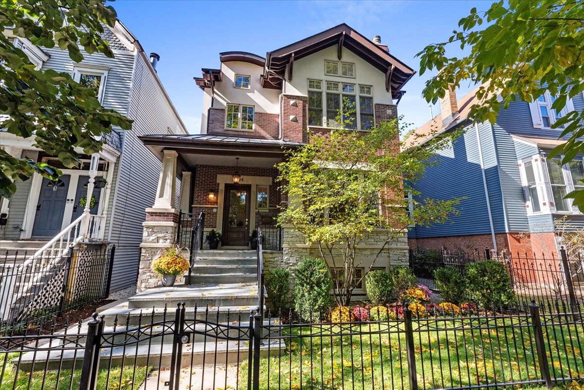 3424 N Greenview Avenue Chicago Il Us 60657 Mrd12274297