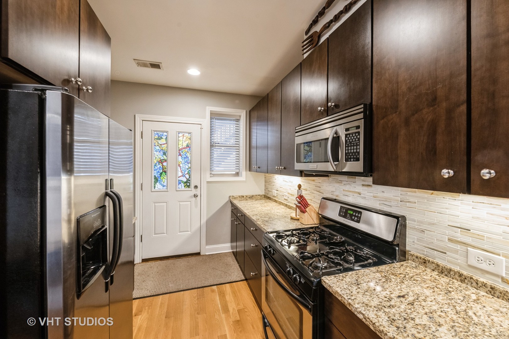 1125 W FARWELL Avenue Unit: B2