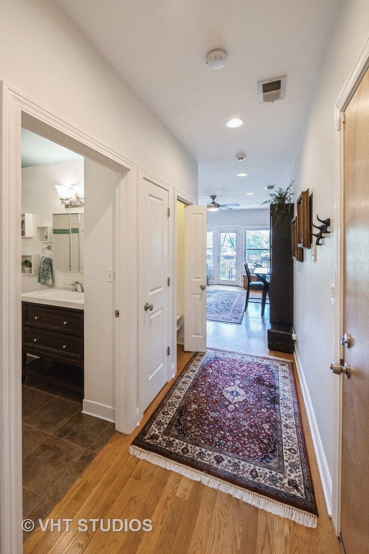 1125 W FARWELL Avenue Unit: B2