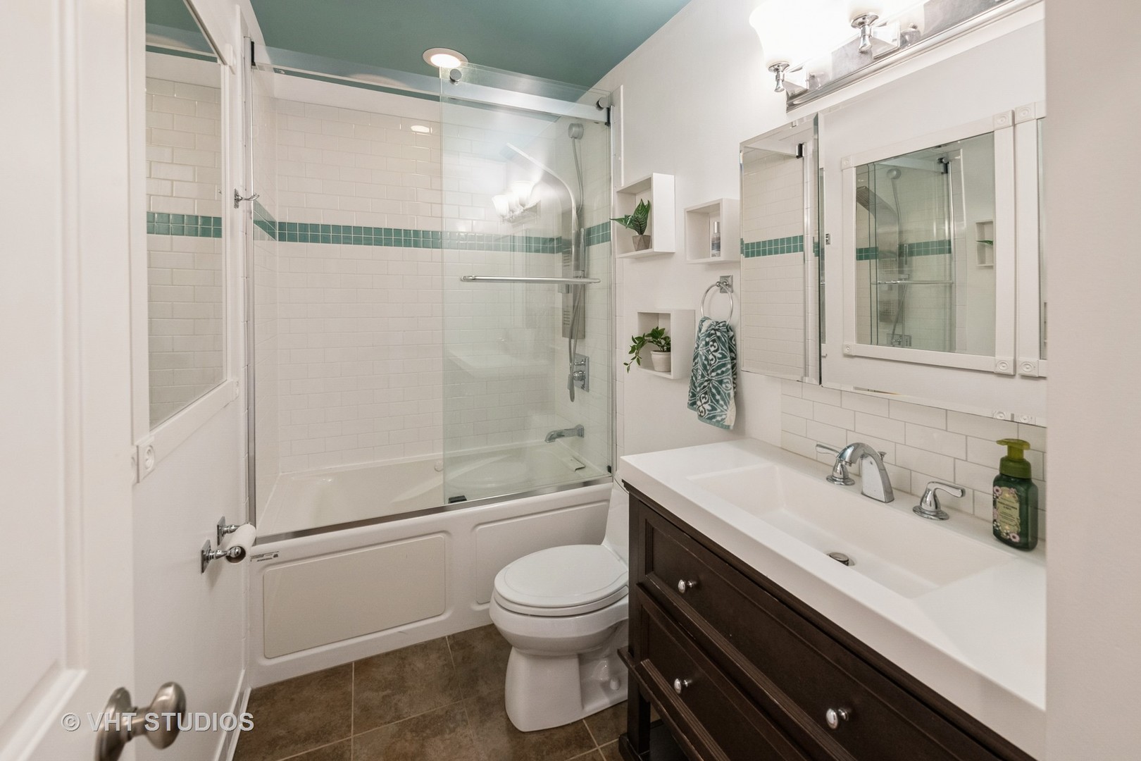 1125 W FARWELL Avenue Unit: B2