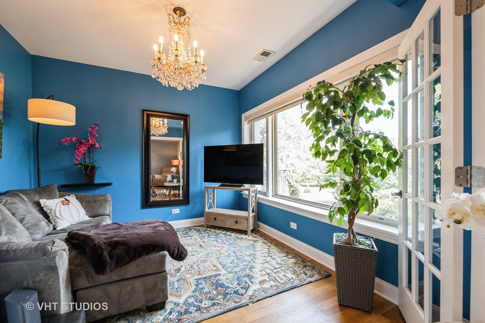 1125 W FARWELL Avenue Unit: B2