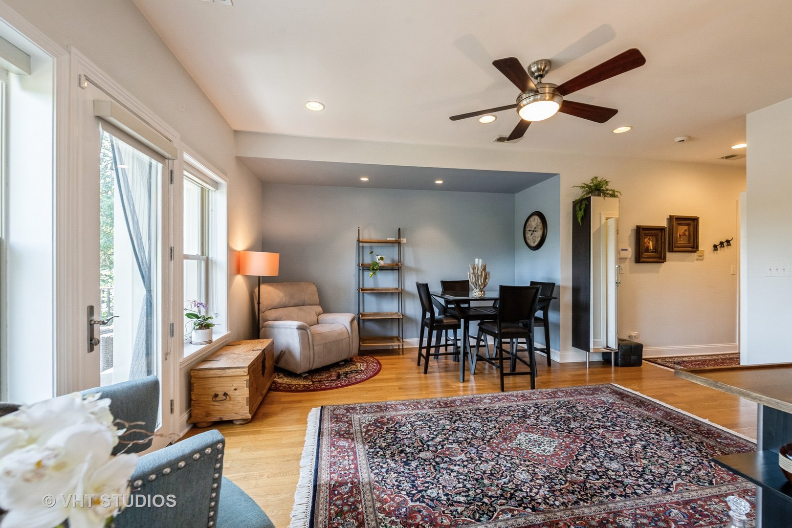 1125 W FARWELL Avenue Unit: B2