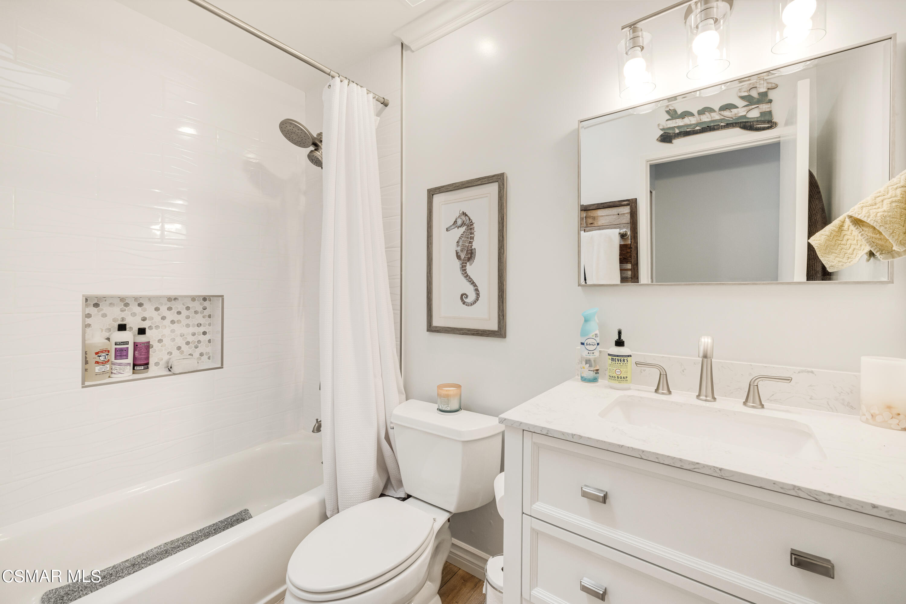 1778 E Avenida De Las Flores, 85