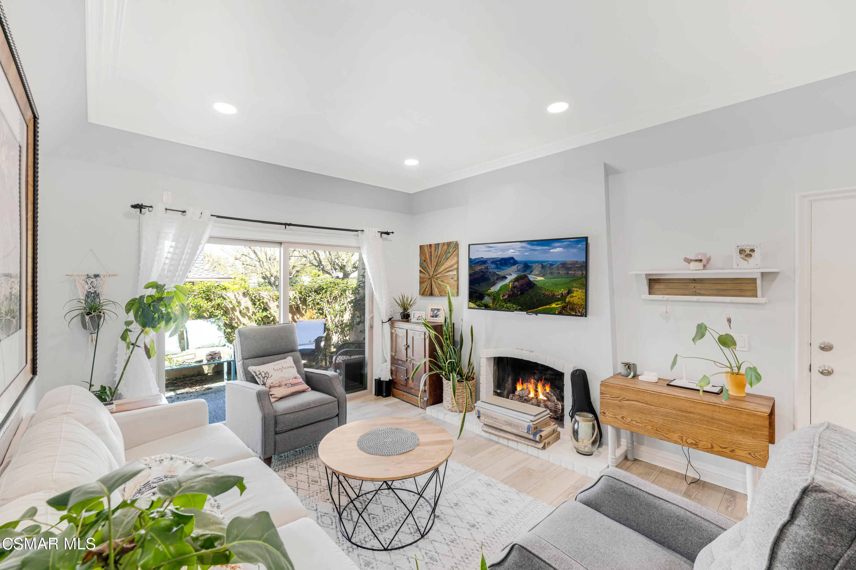1778 E Avenida De Las Flores, 85