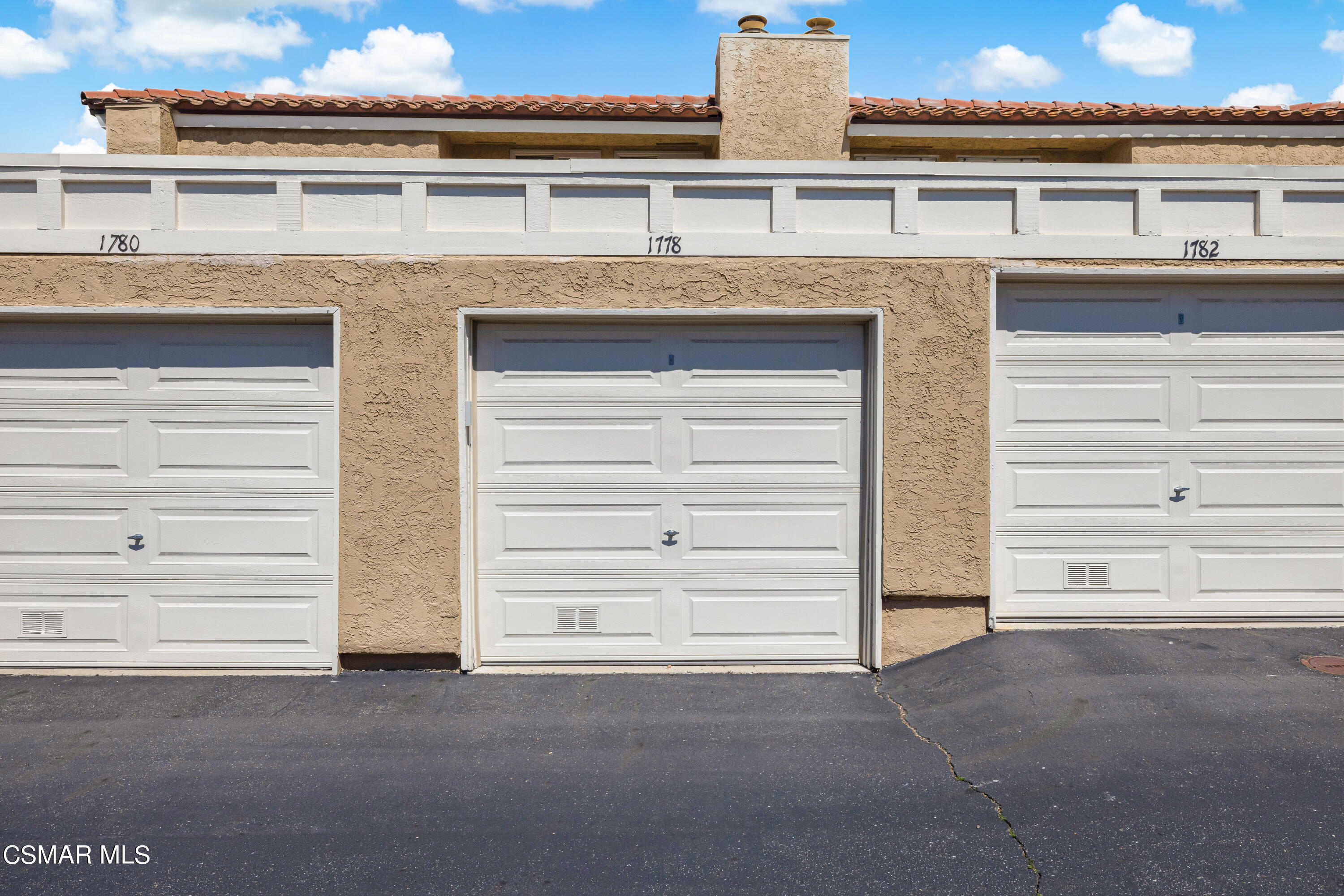 1778 E Avenida De Las Flores, 85