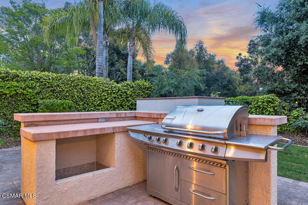 4112 Laurelview Drive