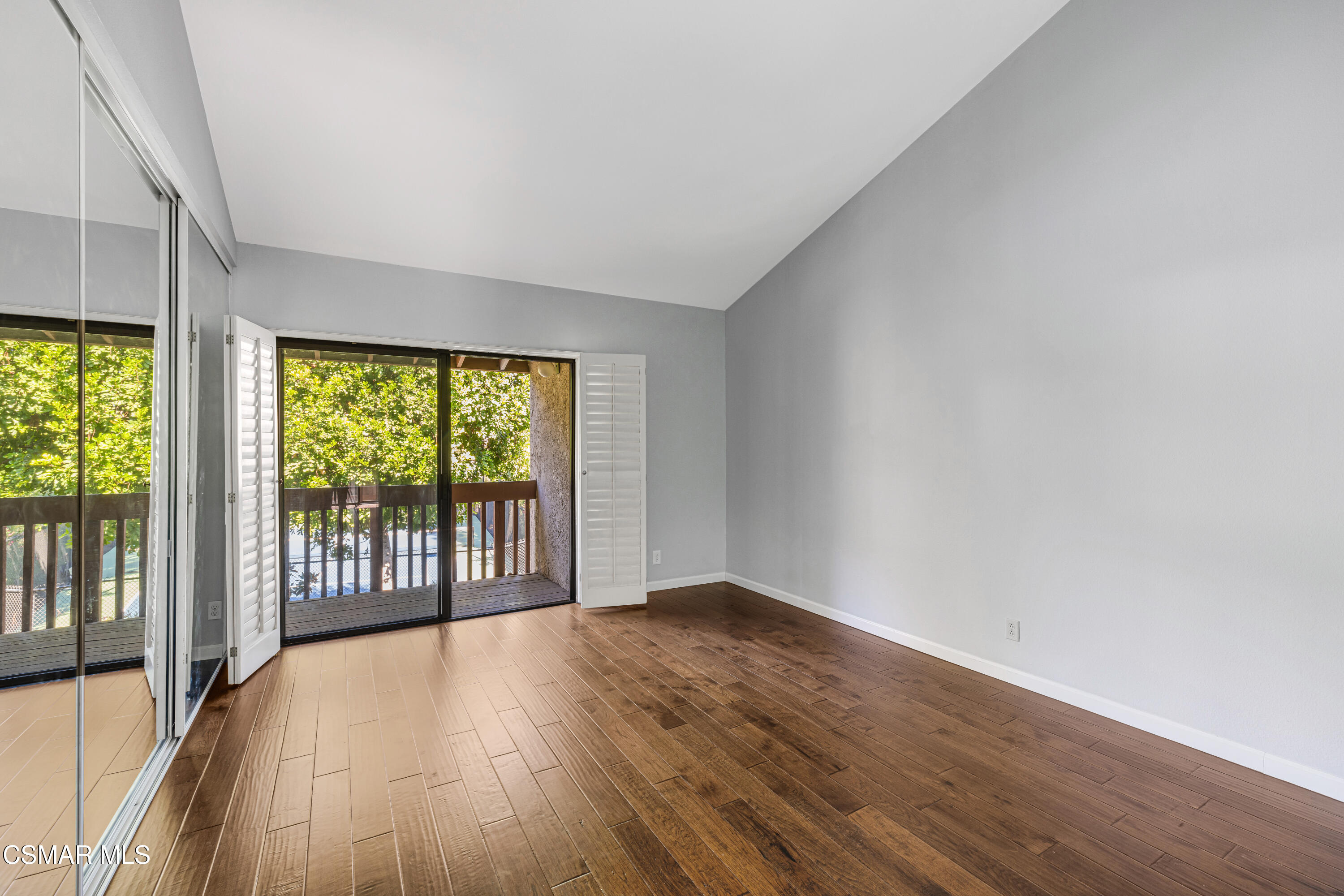 21555 Burbank Boulevard, 60
