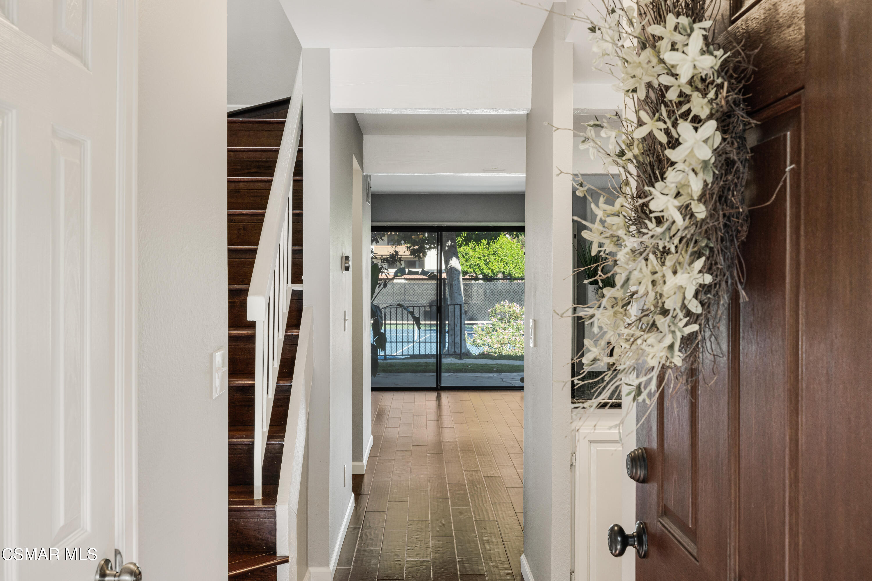 21555 Burbank Boulevard, 60
