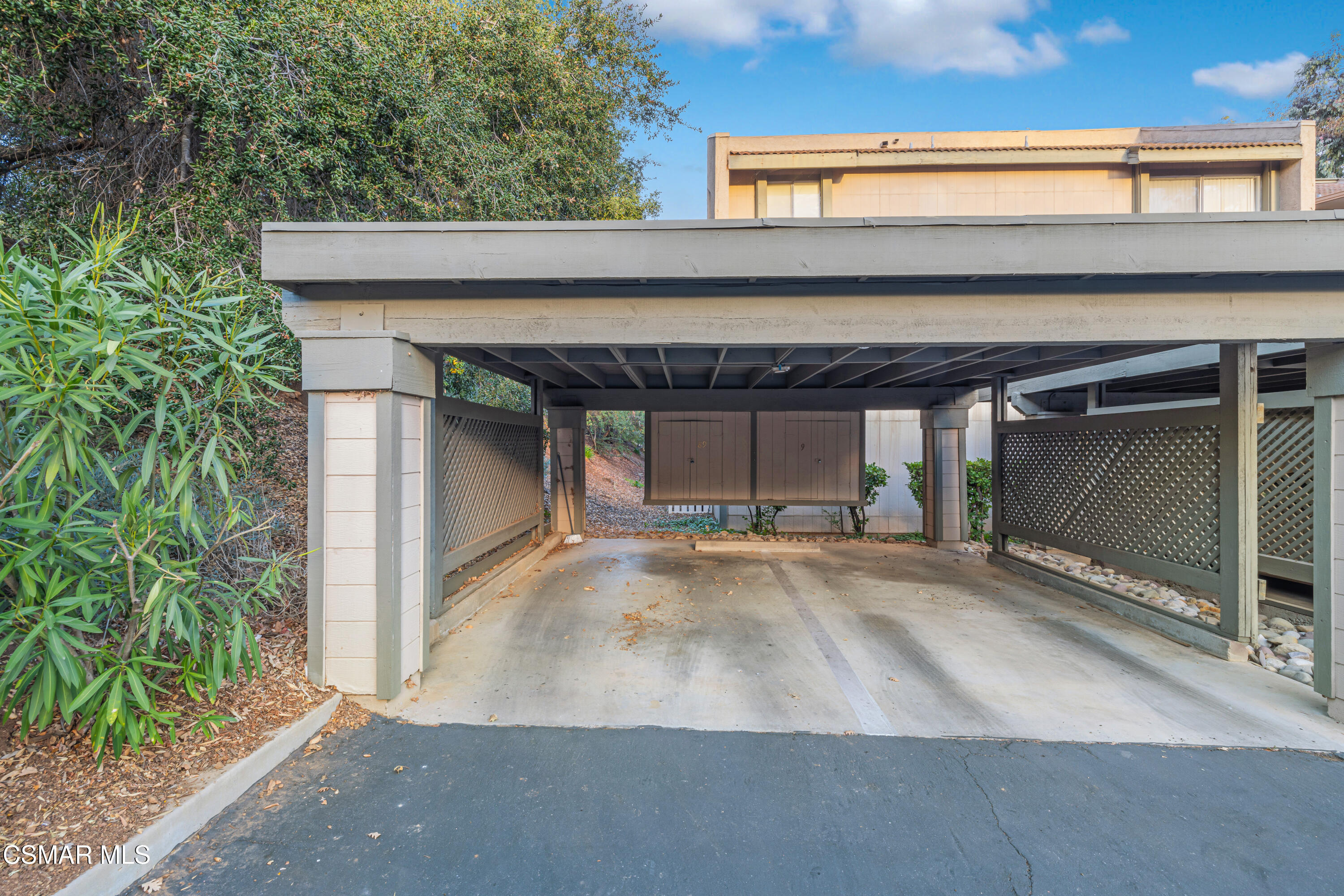 348 Chestnut Hill Court, 17