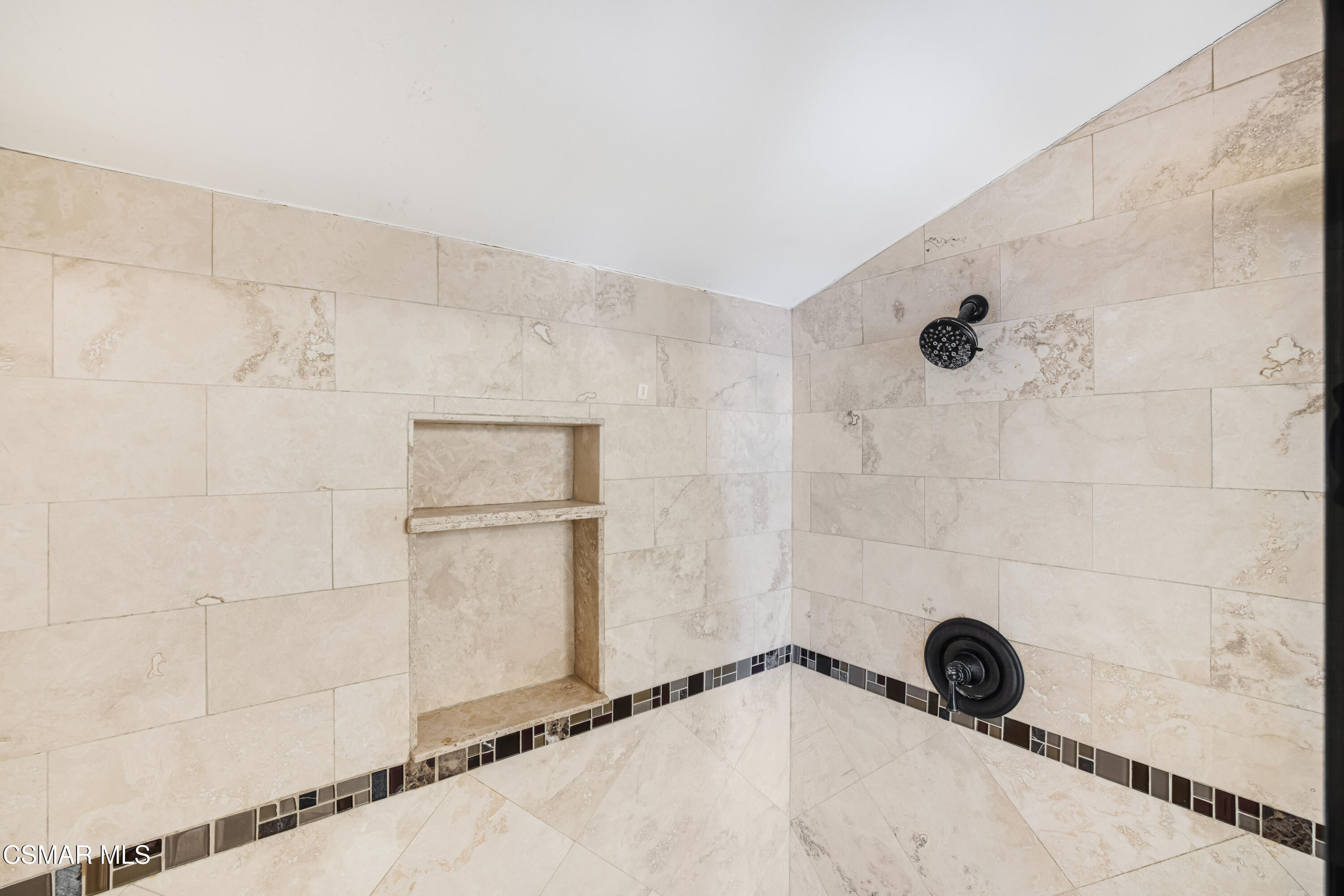 1407 Strawberry Hill Road