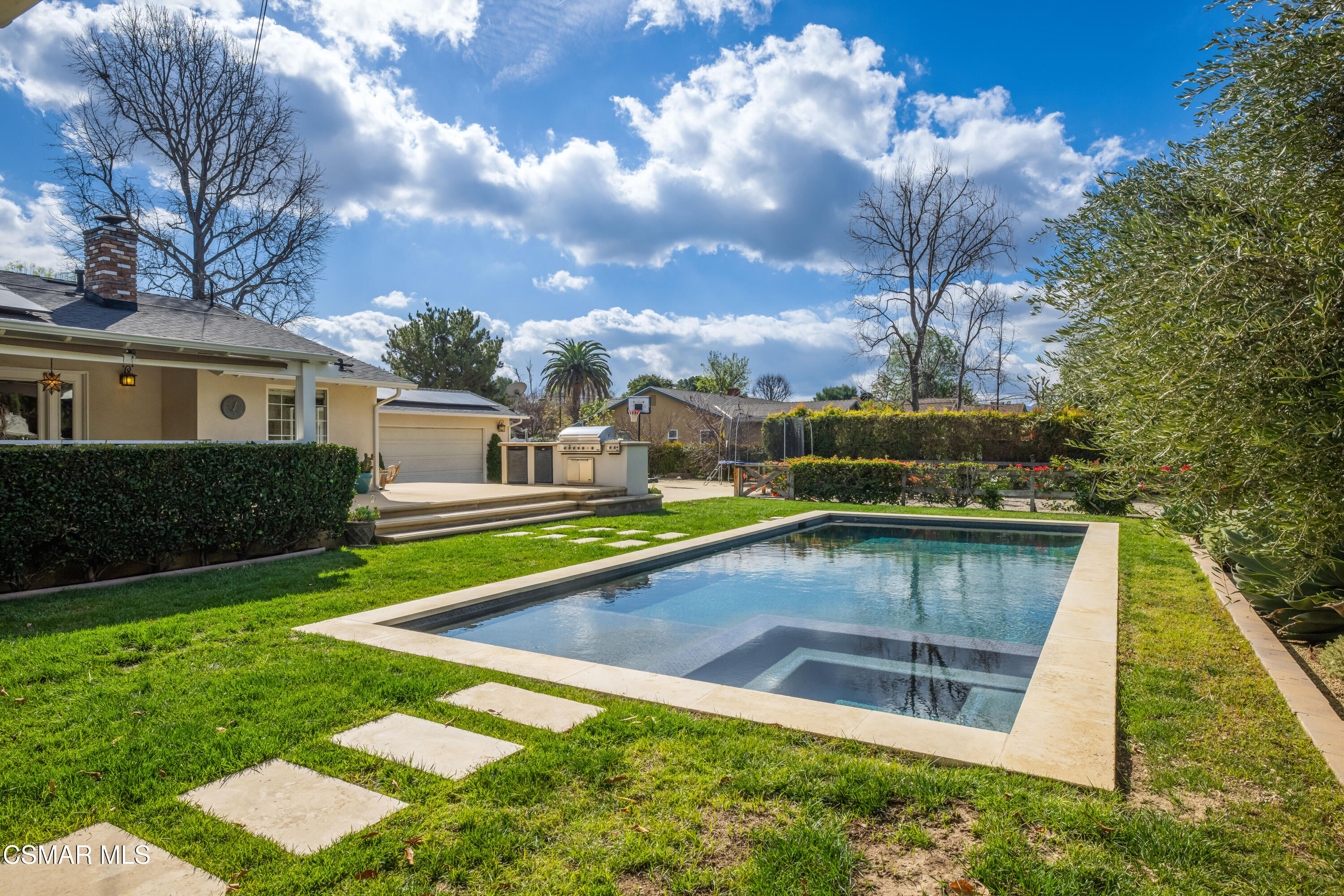 1407 Strawberry Hill Road