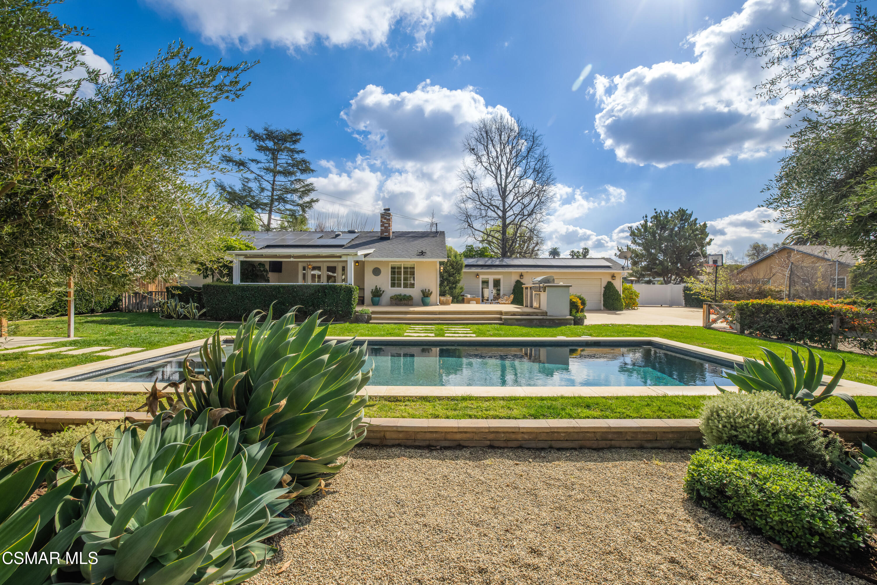 1407 Strawberry Hill Road