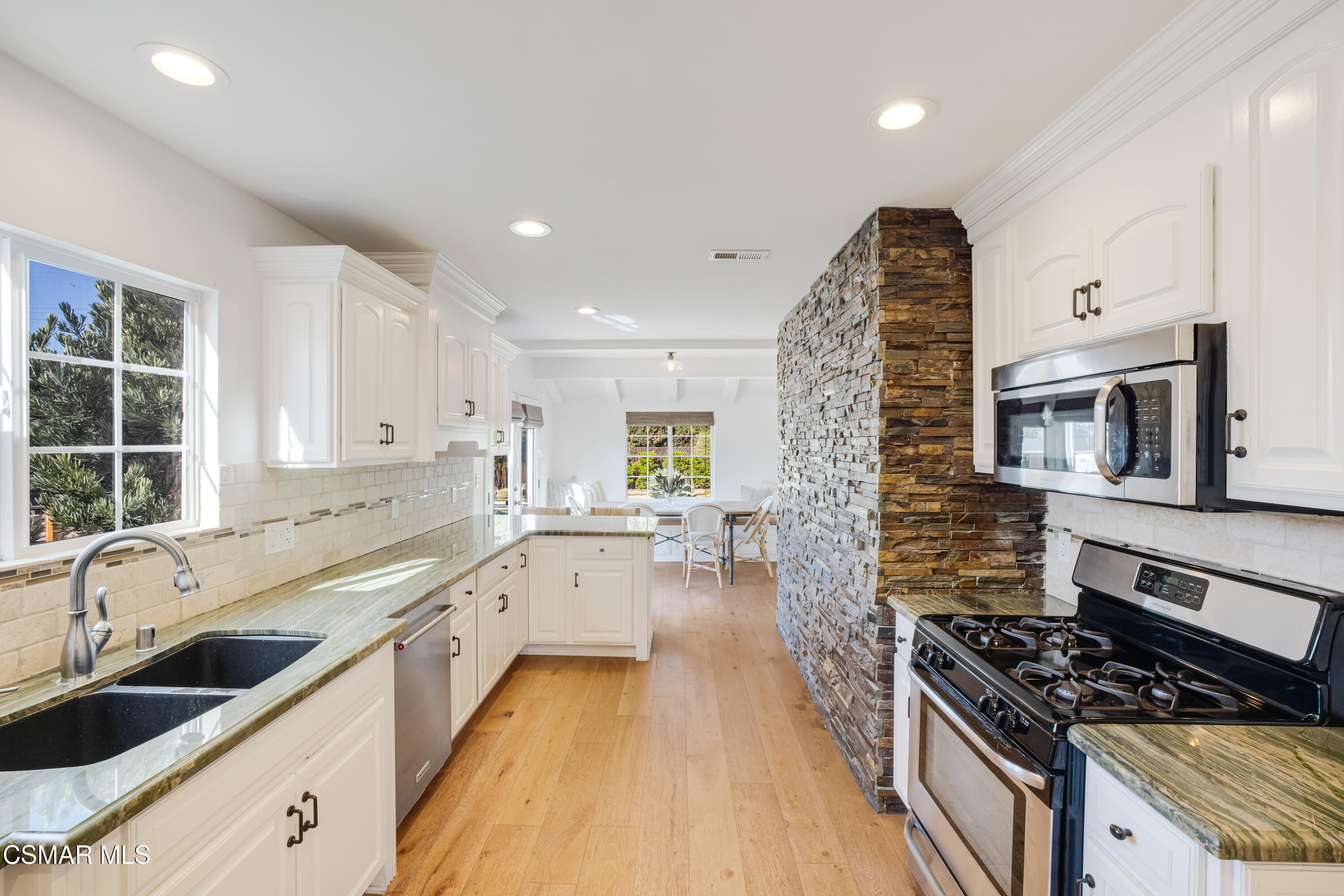 1407 Strawberry Hill Road