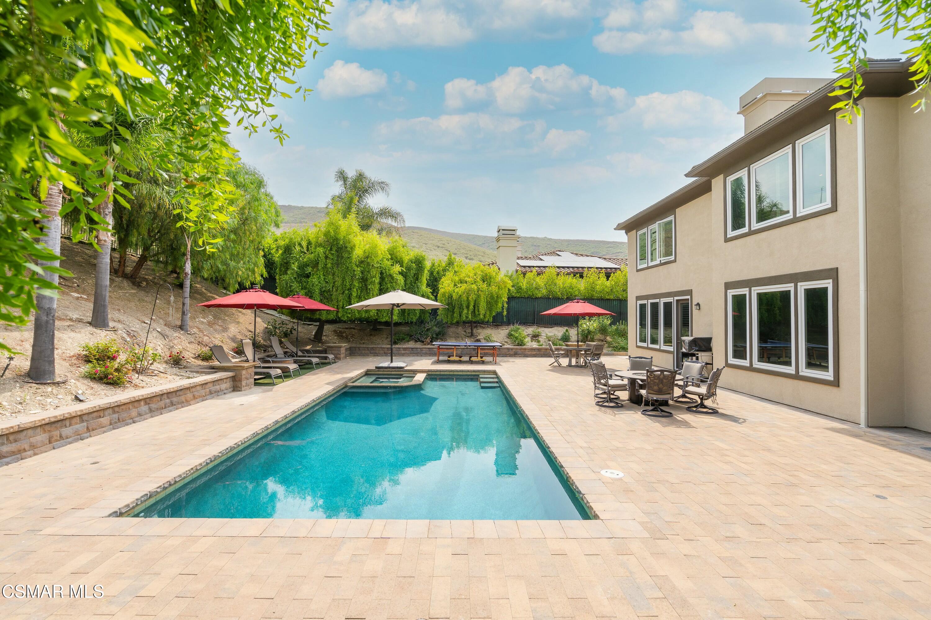 Thousand Oaks