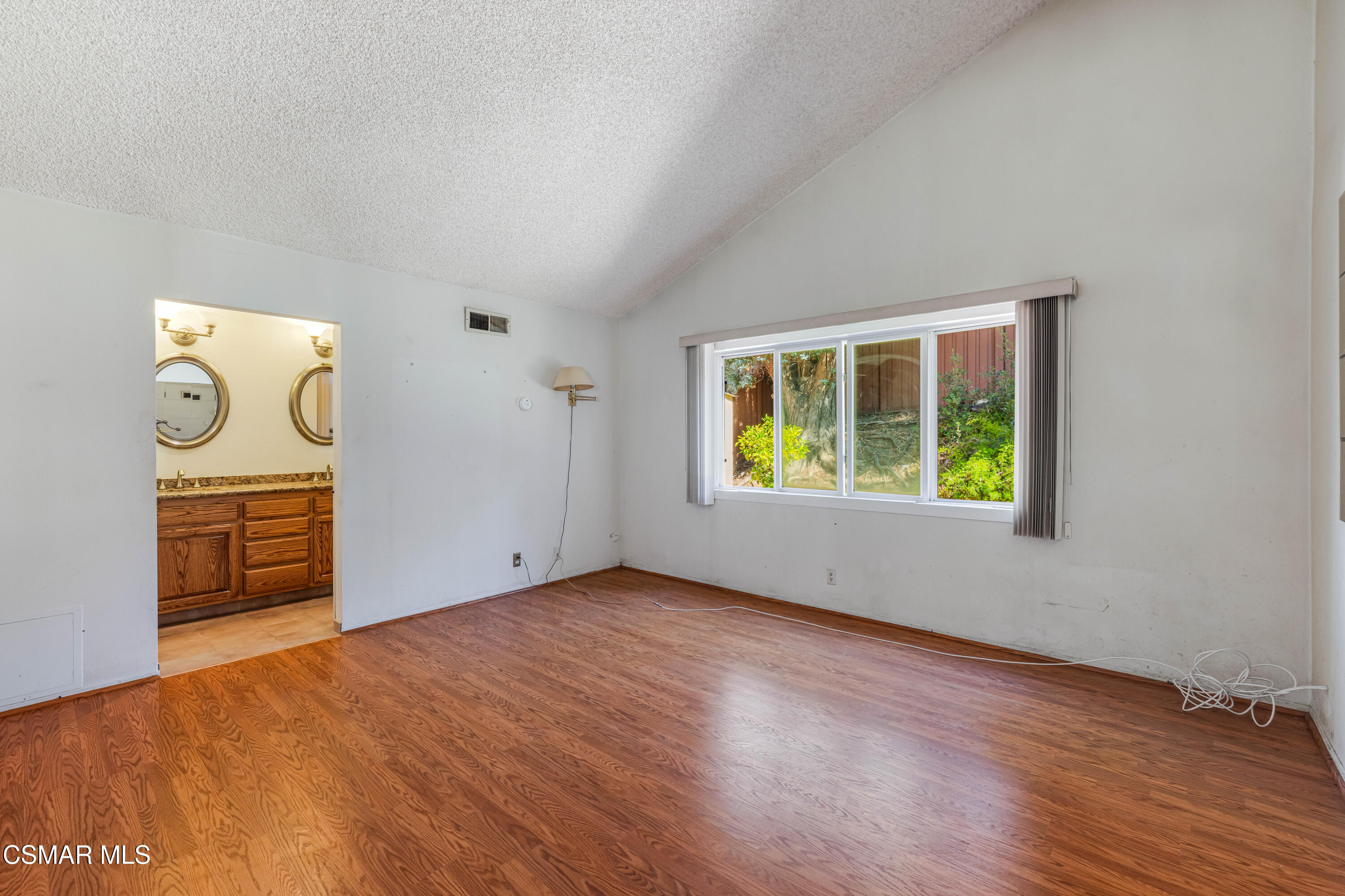 4 Ilex Drive