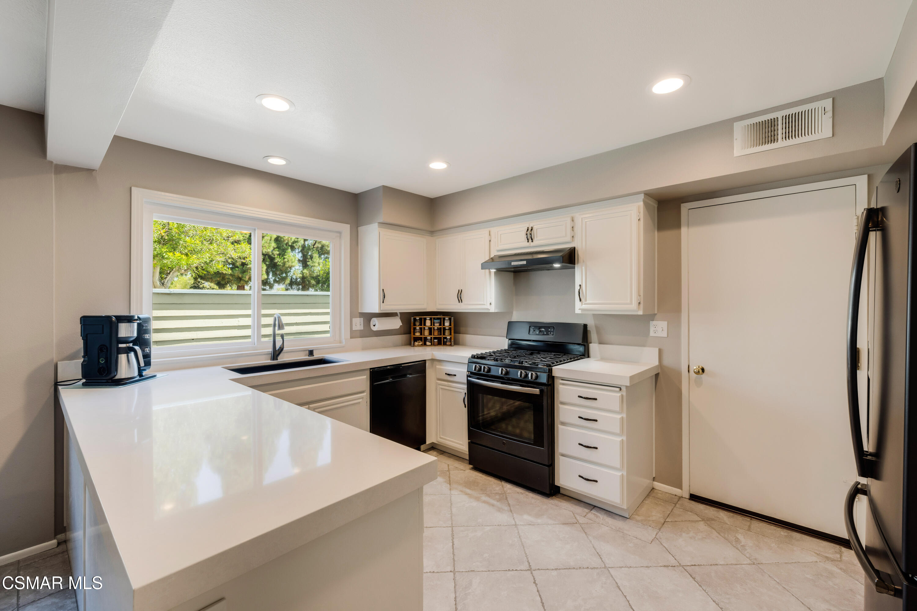 4471 Skyglen Court