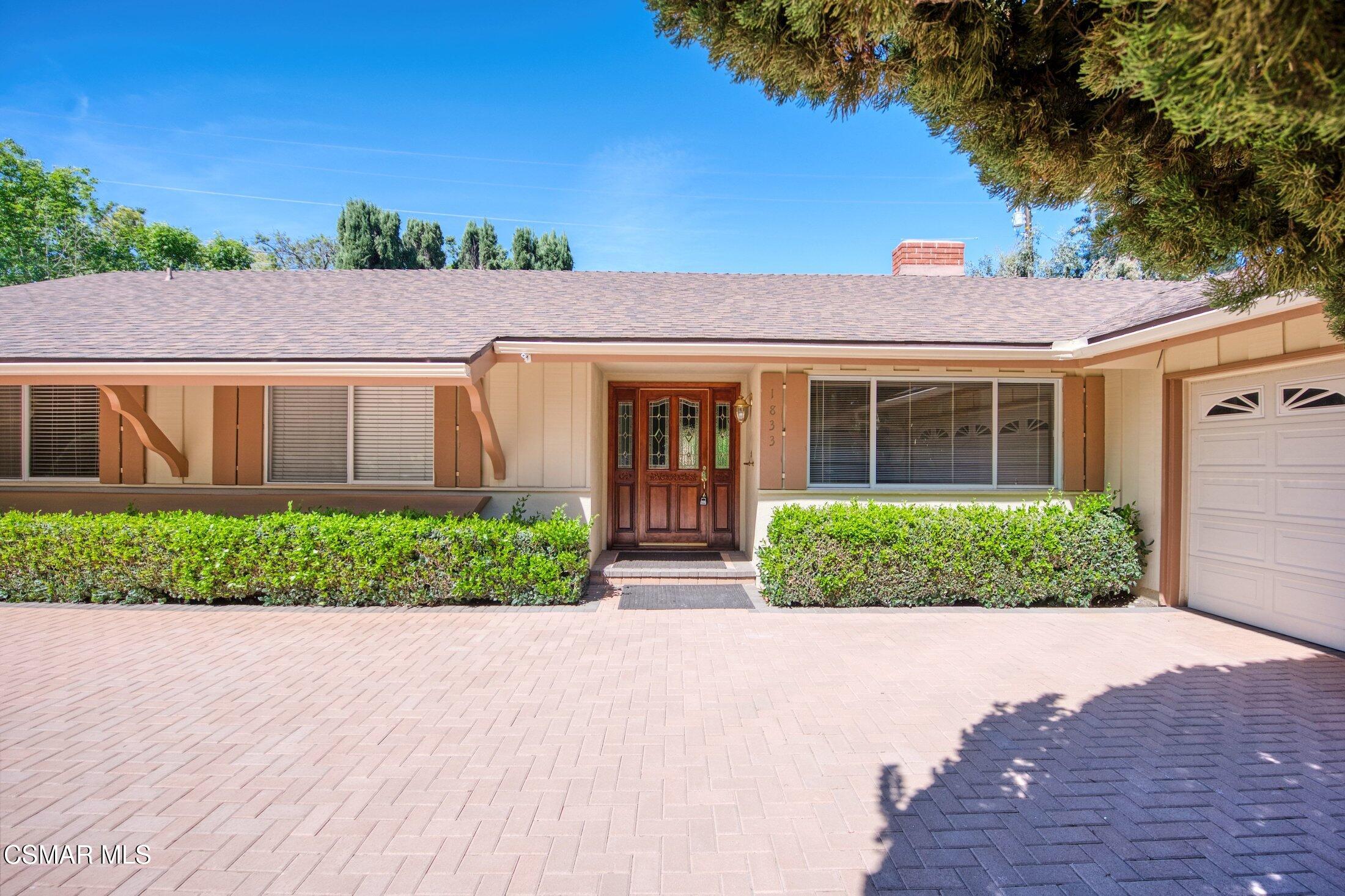 1833 Hendrix Avenue