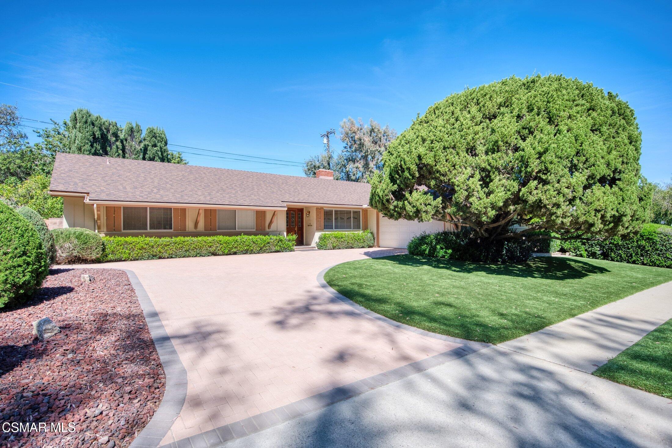 1833 Hendrix Avenue