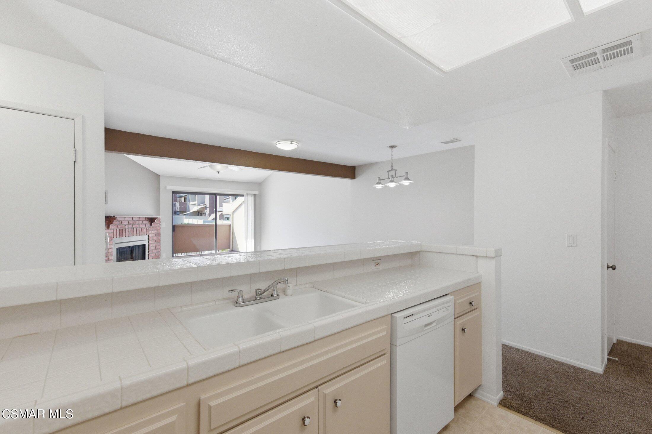 577 Artisan Road, 65