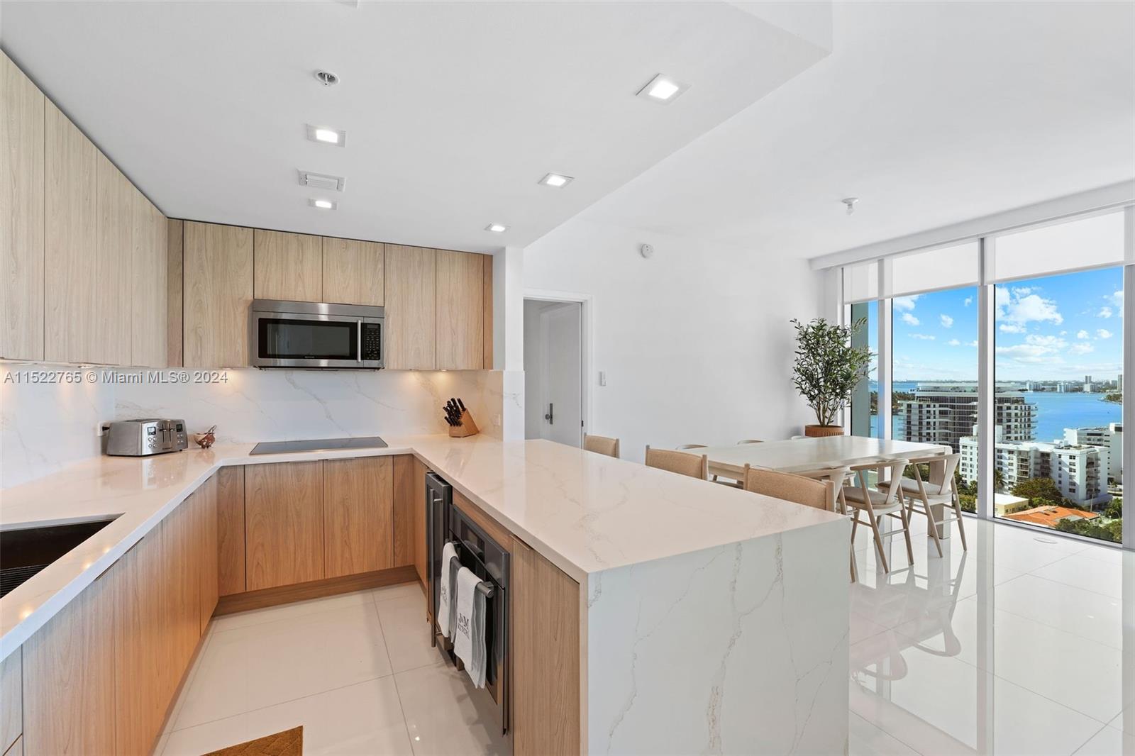 6899 Collins Ave Unit: 1810
